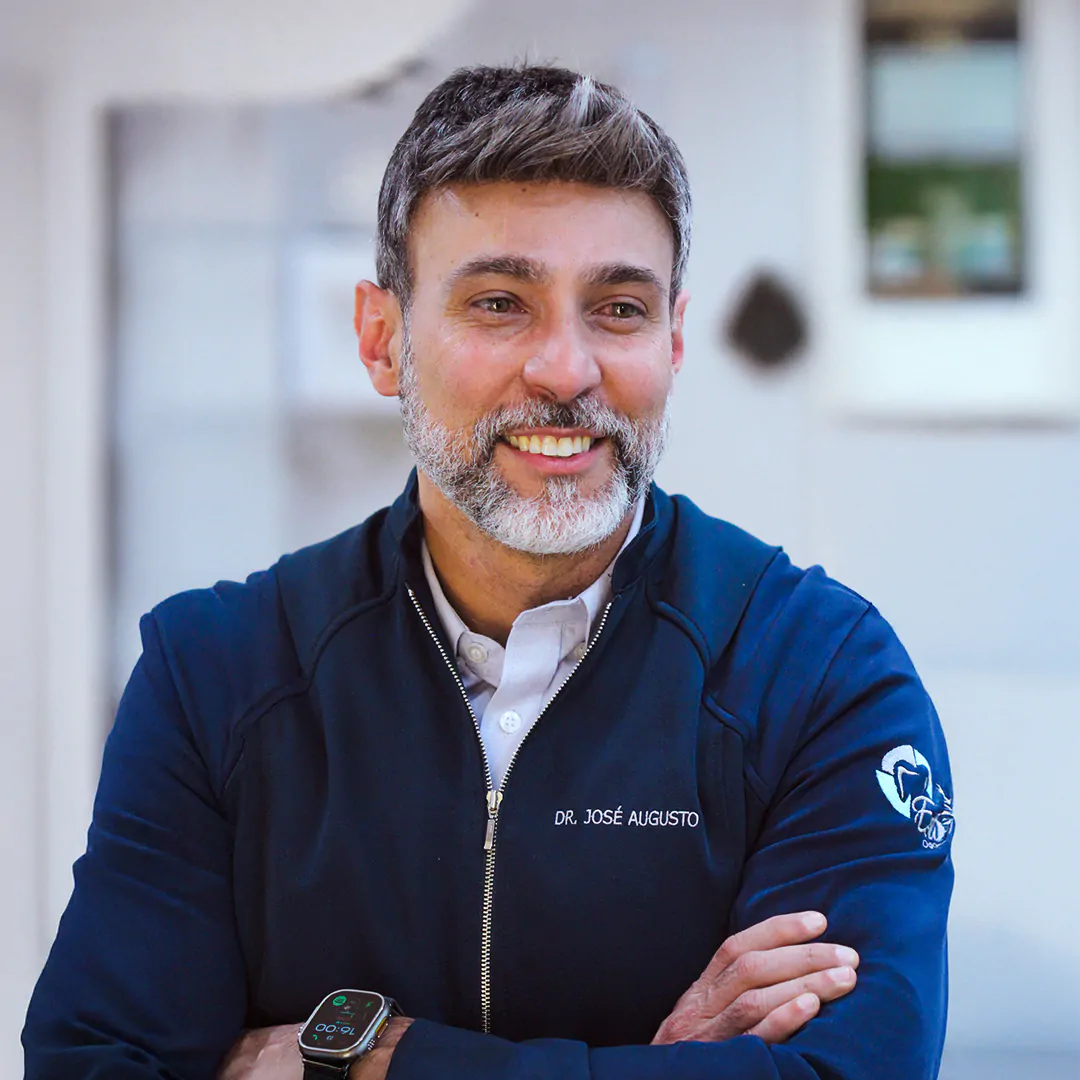 Dr. José Augusto, cirurgião-dentista da Clínica Estilo
